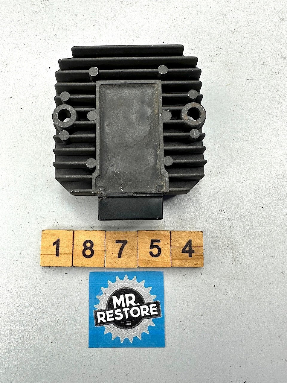 Kawasaki Z1100 Z1000 ZR750 ZX400 ZX2R VN1500 OEM Voltage Regulator SH555-12