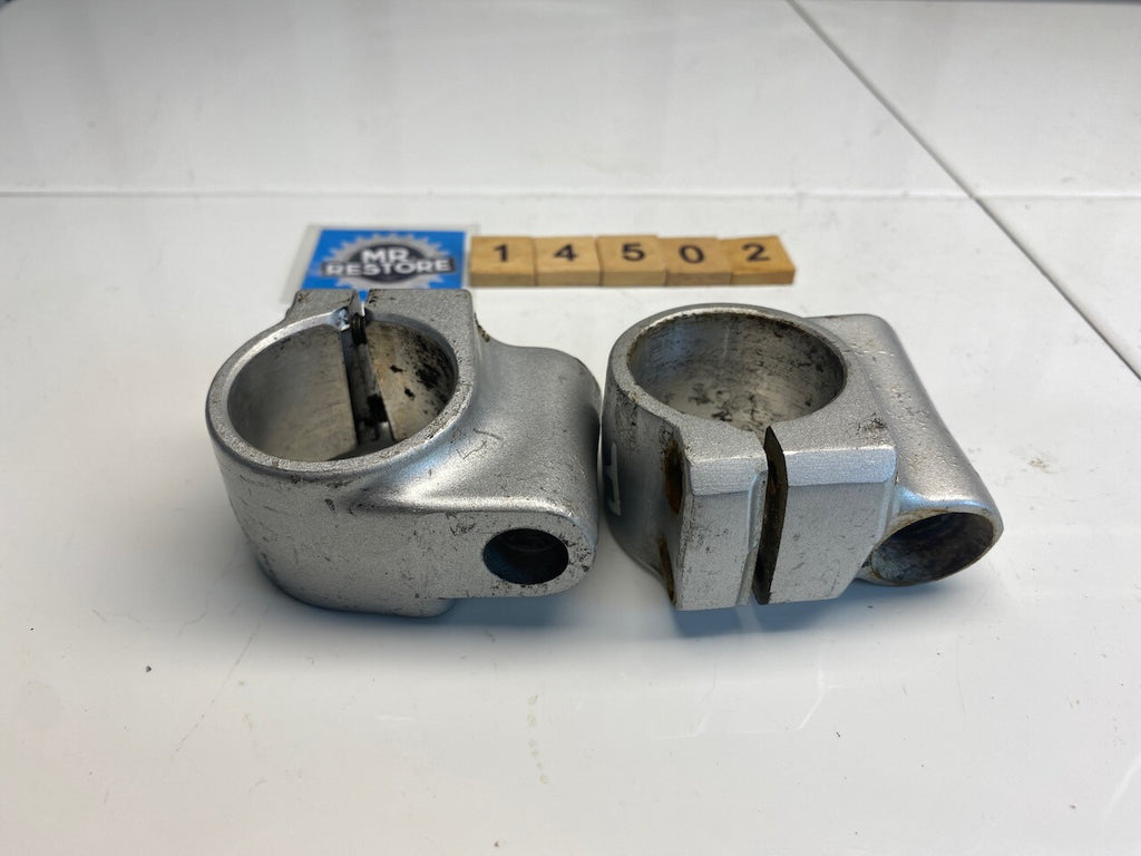 Yamaha FZR600 Pair of Handlebar Bosses 3HE-26121 & 3HE-26122