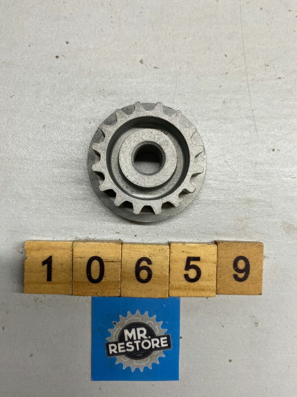 Yamaha RD350 RD250 YPVS RZ350 RZ250 FZ600 Rear Shock Pulley 29L-22267-00