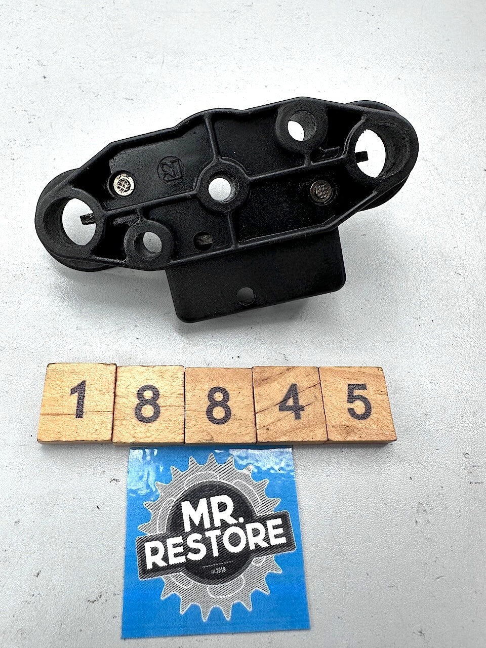 Kawasaki ZR1100 ZR750 ZX1200 VN1700 Seat Latch Striker Lock 27016-1098