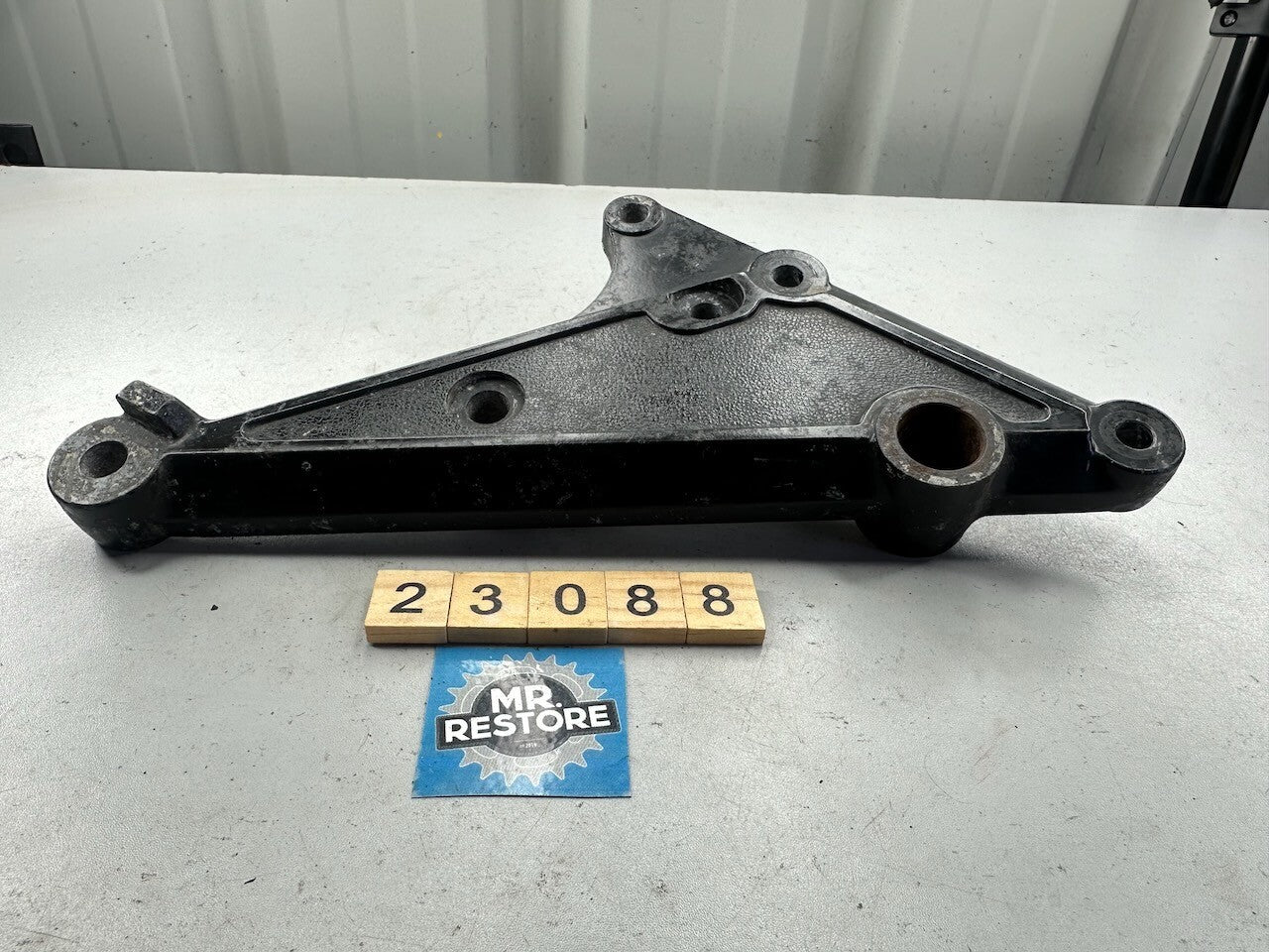 Kawasaki KZ1100 Z1100 KZ750 Z750 KZ650 Z650 Right Muffler Stay Foot Rest Bracket