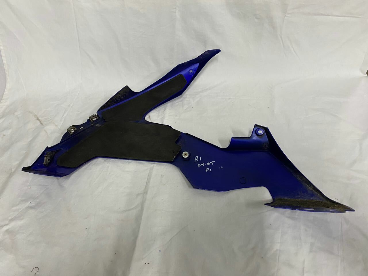 Yamaha R1 YZF 04-05 R/H Lower Fairing Panel 5VY-28395 Blue