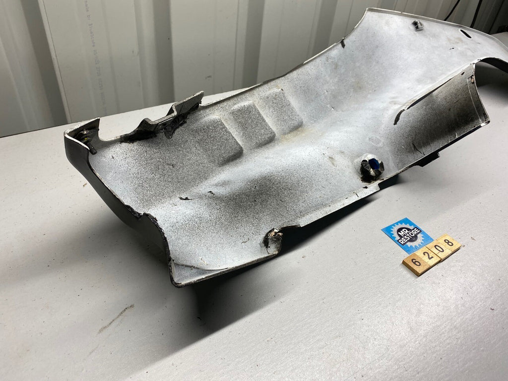 Suzuki RGV 250 M N R/H Side Cover 47111-22D0 R