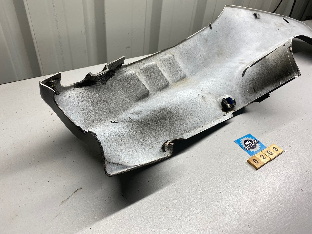 Suzuki RGV 250 M N R/H Side Cover 47111-22D0 R