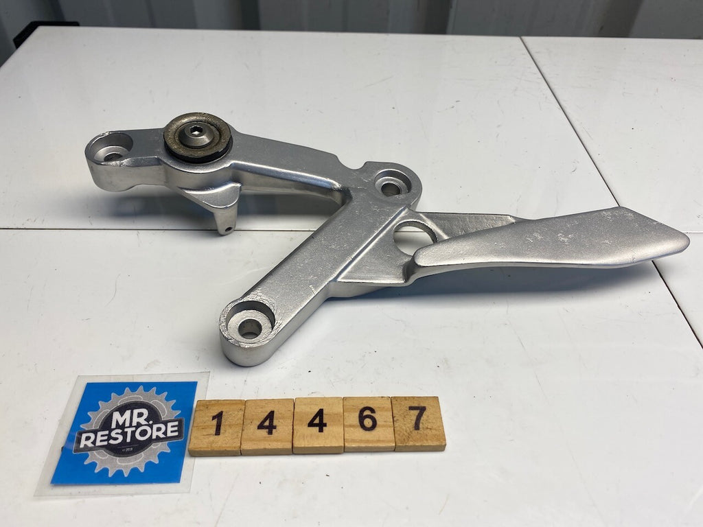 Yamaha TZR250 2MA 1KT R/H Front Rider Footrest Bracket - Vapour Blasted