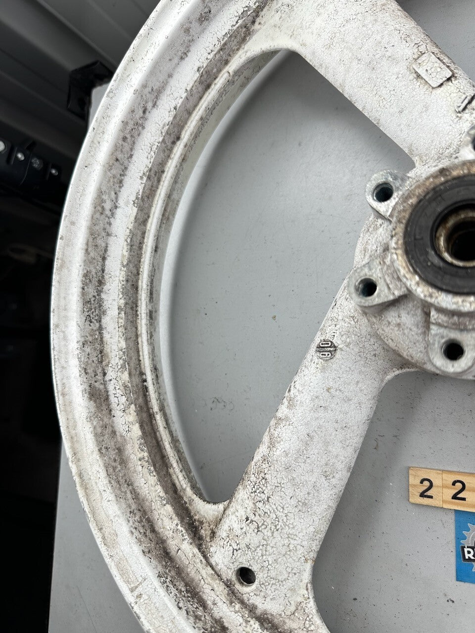 Yamaha FZR250 3LN Front Wheel 17 x 2.75 (F-44)