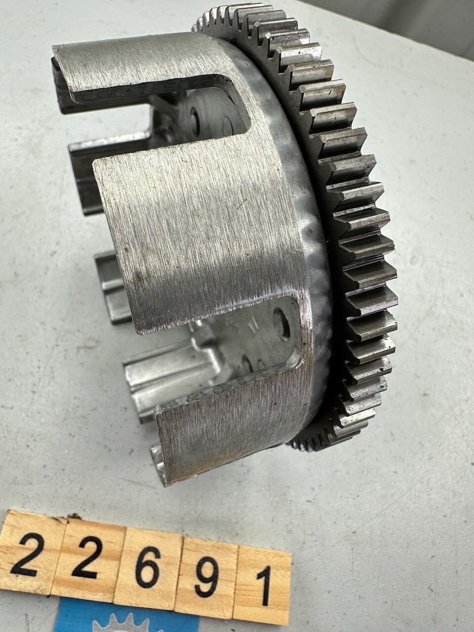 Kawasaki KX80 1983-84 Clutch Basket 13095-1052