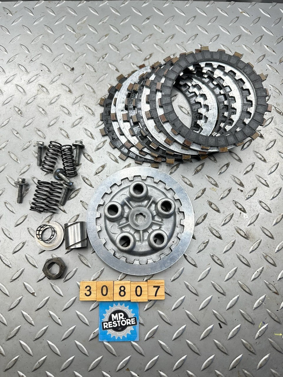 Yamaha YZ125 1982 Clutch Pressure Plate & Parts 1W1-16351