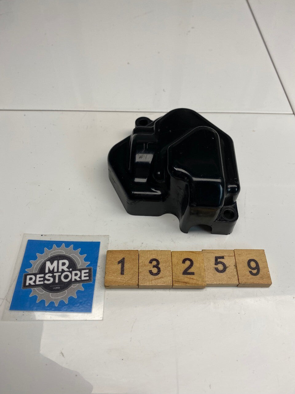 Yamaha TZR250 1986-88 1KT 2MA TDR250 Oil Pump Cover OEM - 1KT-15416-00