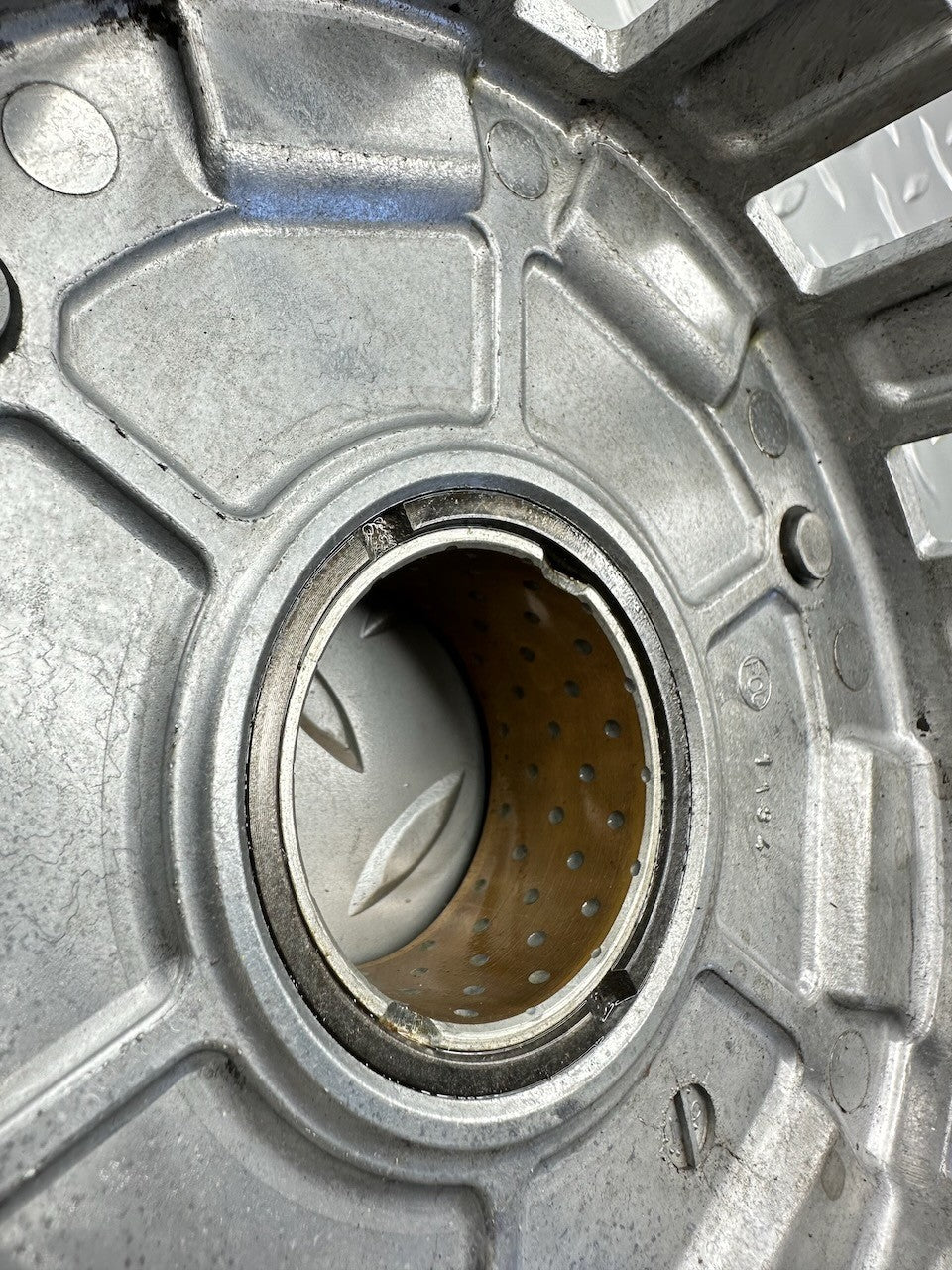 Kawasaki ZR250 Balius ZX250 ZXR250 Clutch Basket 13095-1249