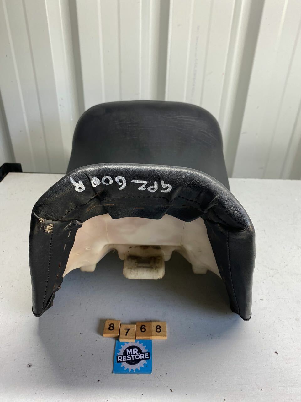 Kawasaki GPZ600R ZX600 Riders Pilot Seat 53001-1415
