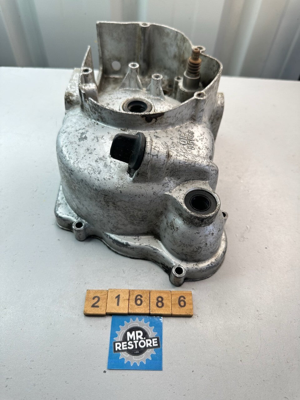 Yamaha Vintage Classic 100cc 2 Stroke Right Hand Crankcase Cover 164-15421-01