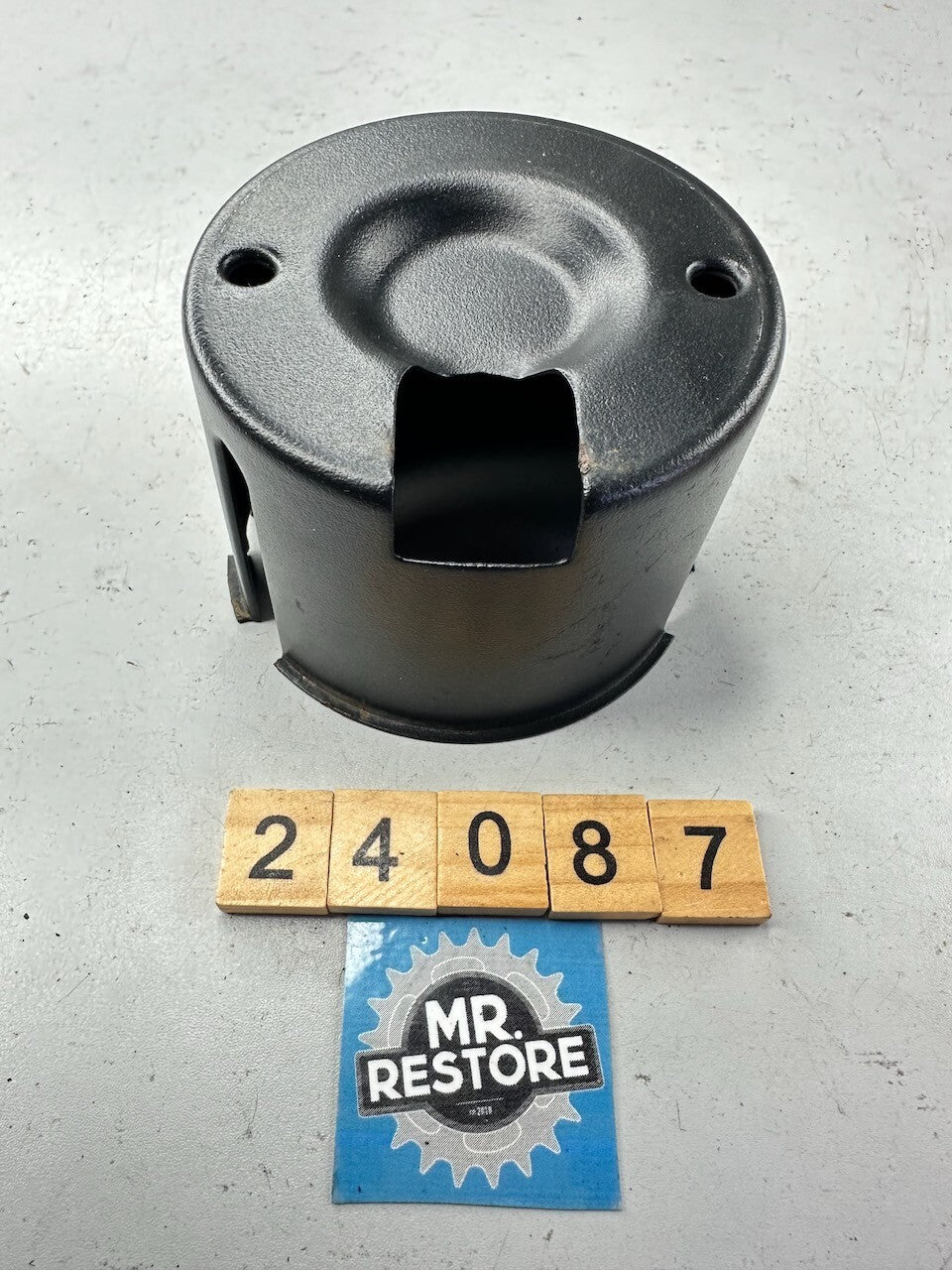 Triumph Speed Triple T300 - Speedometer Housing T2502015
