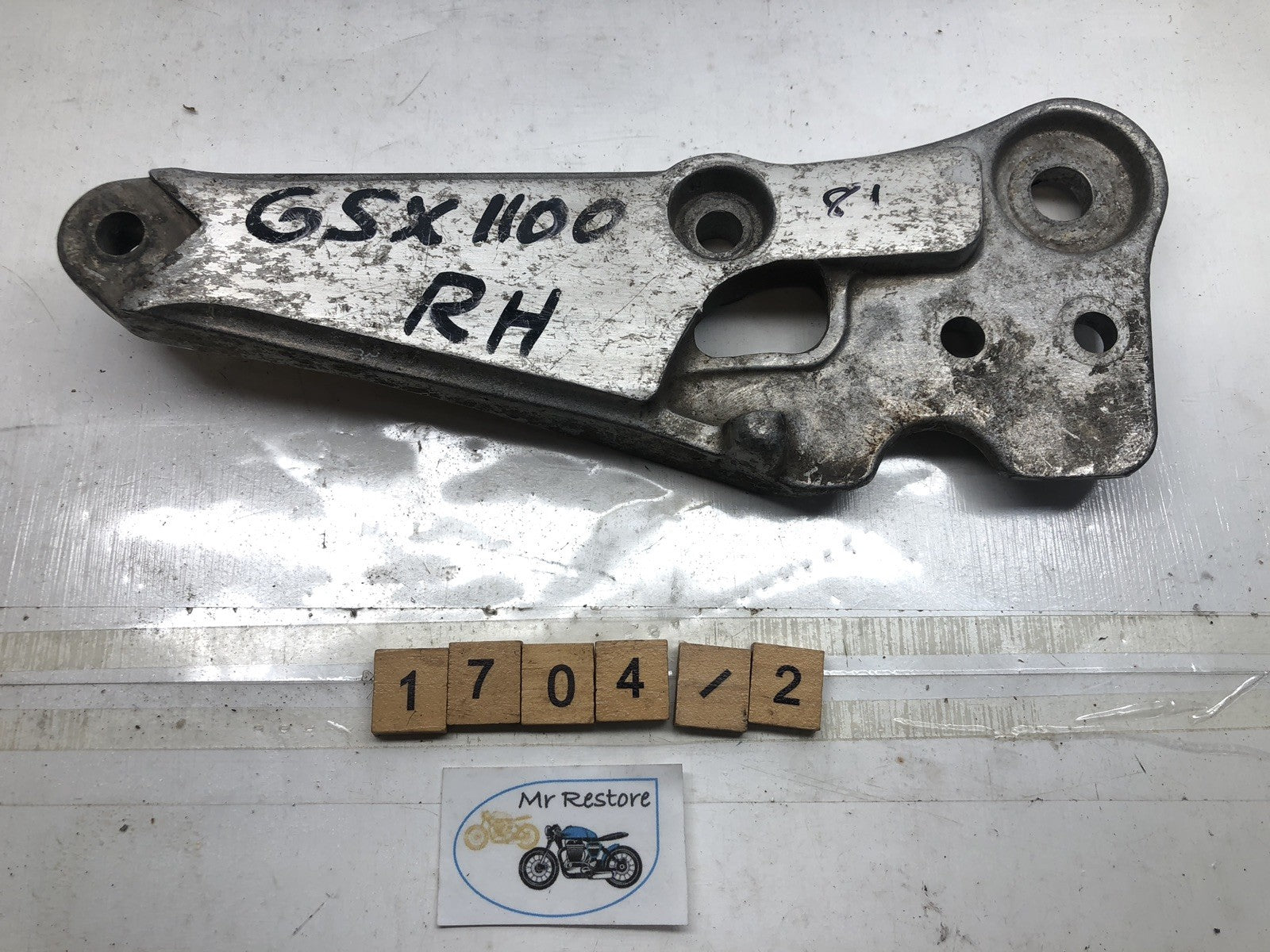 SUZUKI GSX1100 1980-81 R/H footrest bracket 43811-49200