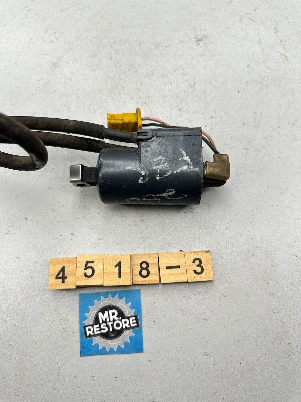 Yamaha FZR250 3LN Ignition Coil Genuine OEM 3LN-00 J0258 - Cylinders 1 &4