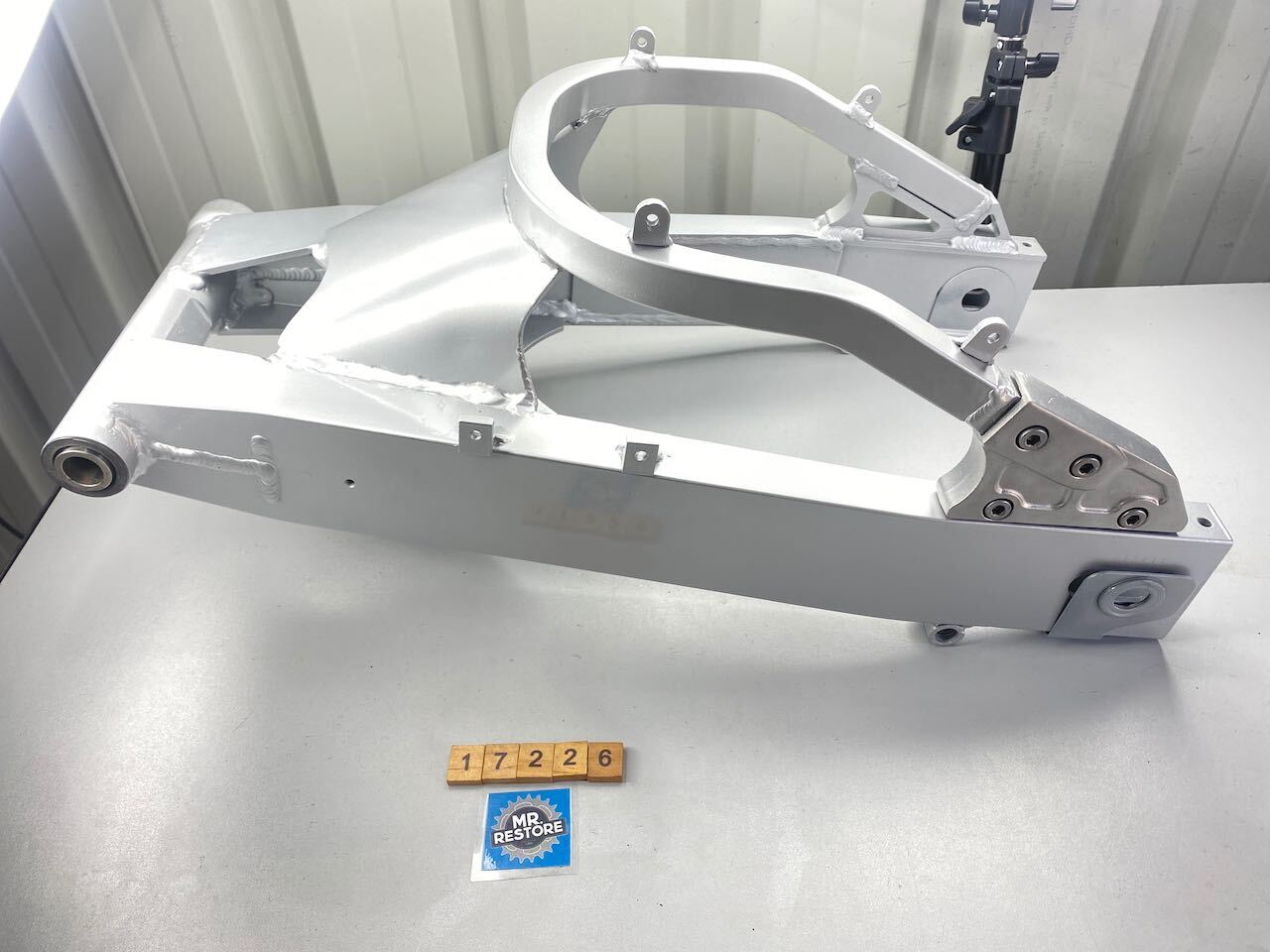 Kawasaki ZXR750 H1 1989 Swing Arm & Parts (reconditioned)
