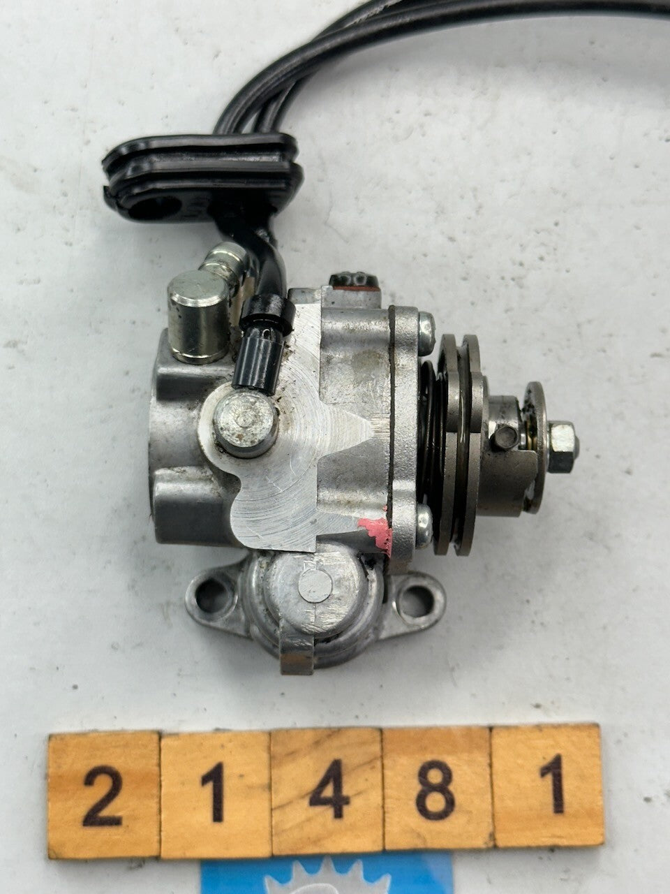 Yamaha TZR250 1KT 2MA TDR250 TDR240 R1-Z Oil Pump 1KT-13101-02 3XC-13101-00
