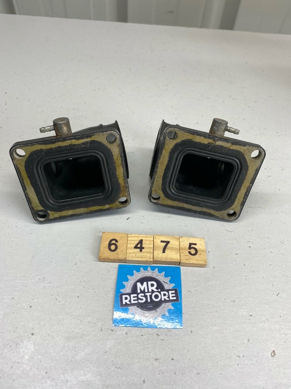 Yamaha RD500LC RZ500 RZV500R Intake Manifolds (Pair) OEM 47X-13555 47X-13565 