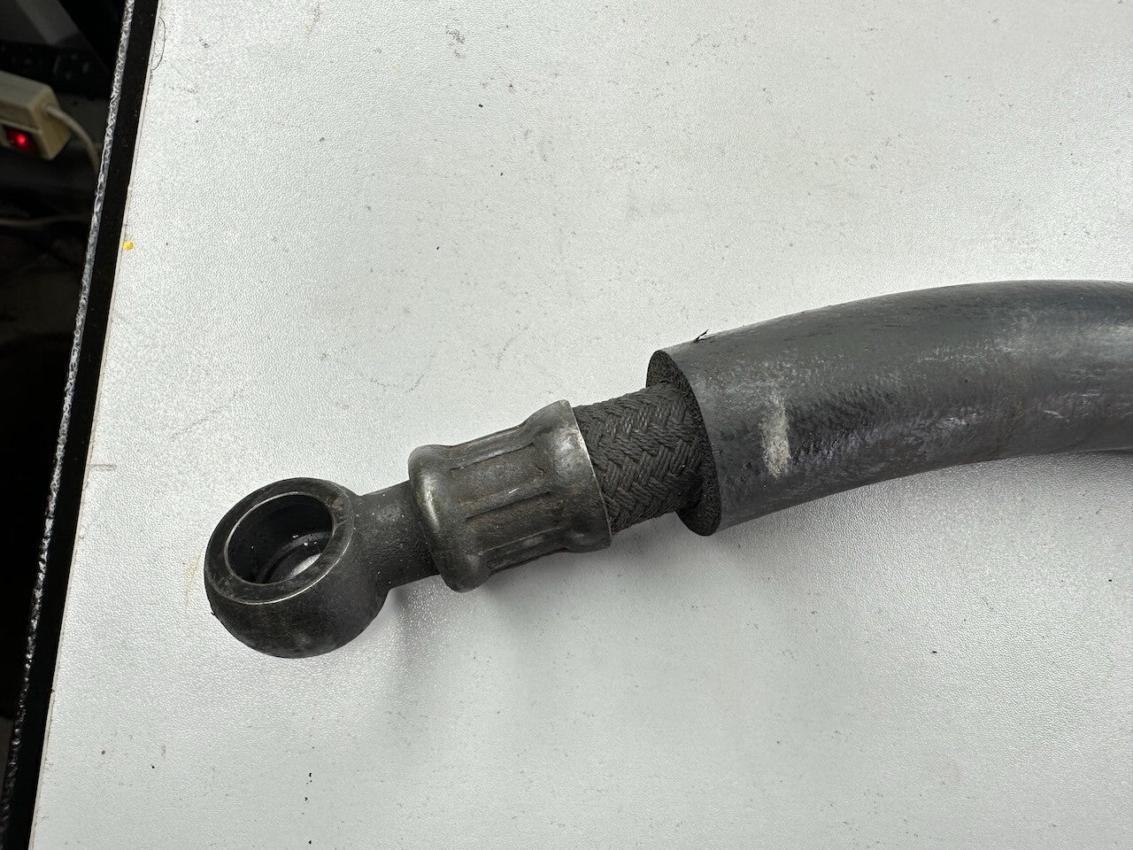 Suzuki GSXR750 '88-90' Right Oil Cooler Hose Line Pipe 16470-17D10