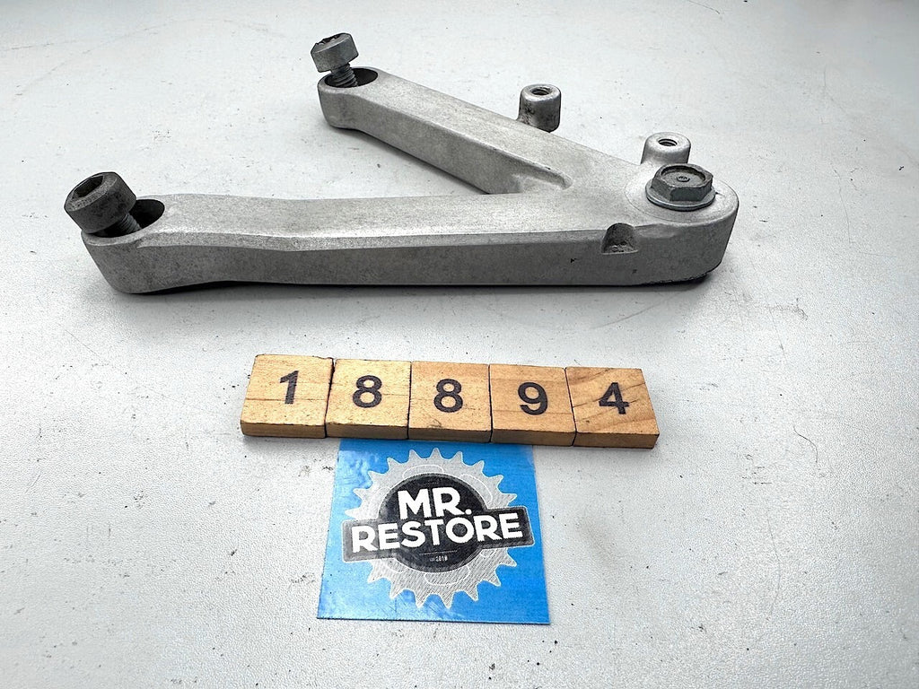 Honda CBR250RR MC22 L/H Footrest Foot Peg Bracket & Fixings OEM 50700-KAZ