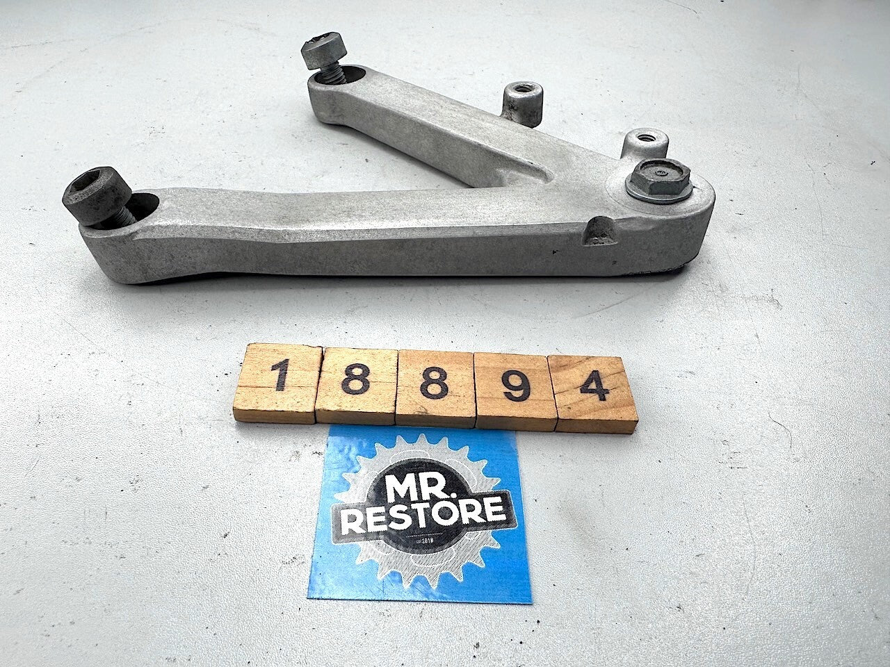 Honda CBR250RR MC22 L/H Footrest Foot Peg Bracket & Fixings OEM 50700-KAZ