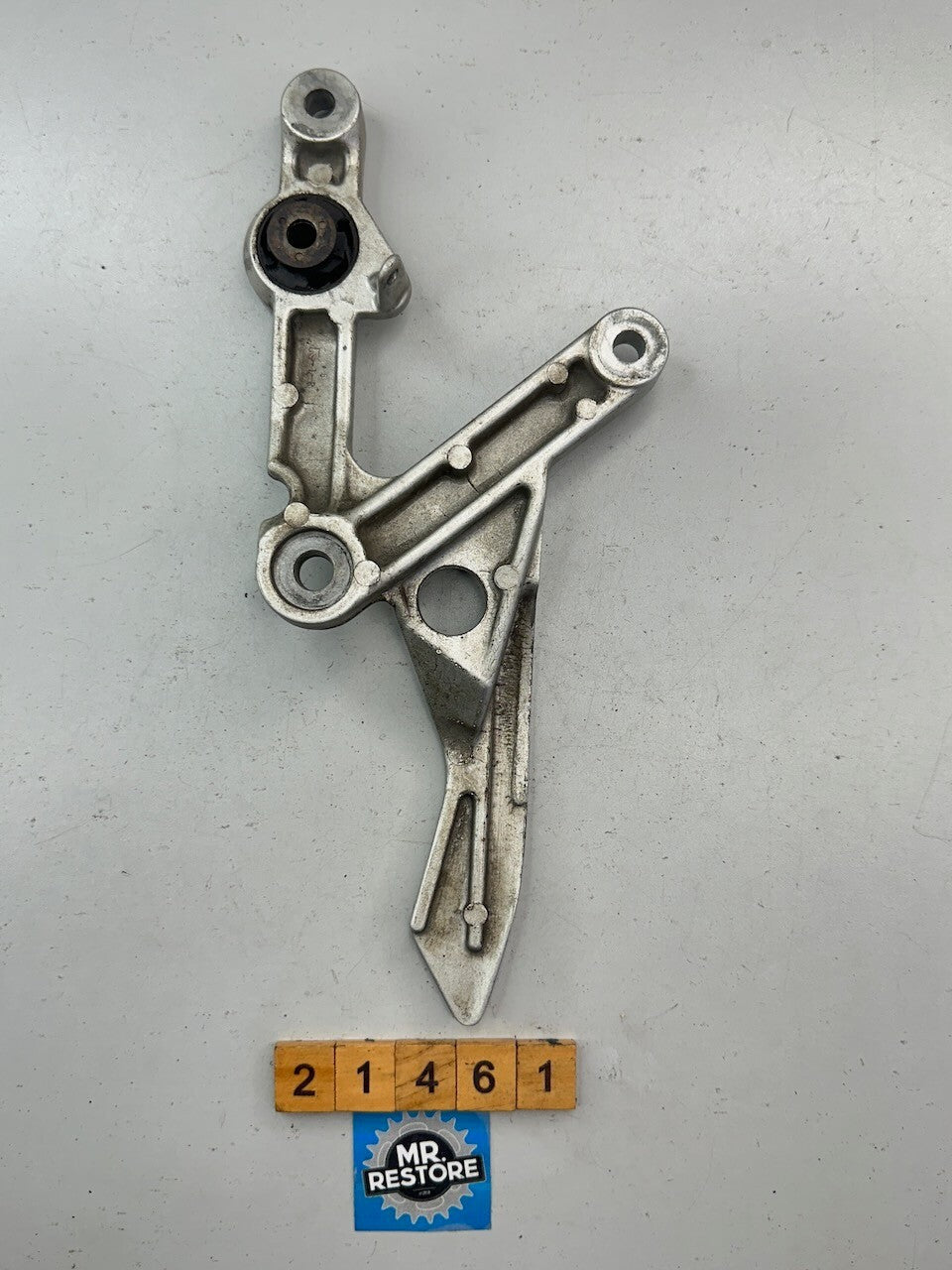 Yamaha TZR250 1KT 2MA Right Hand Riders Footrest Bracket 1KT-27443