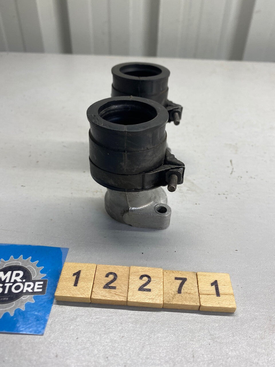 Honda CB500 Four - Inlet manifold