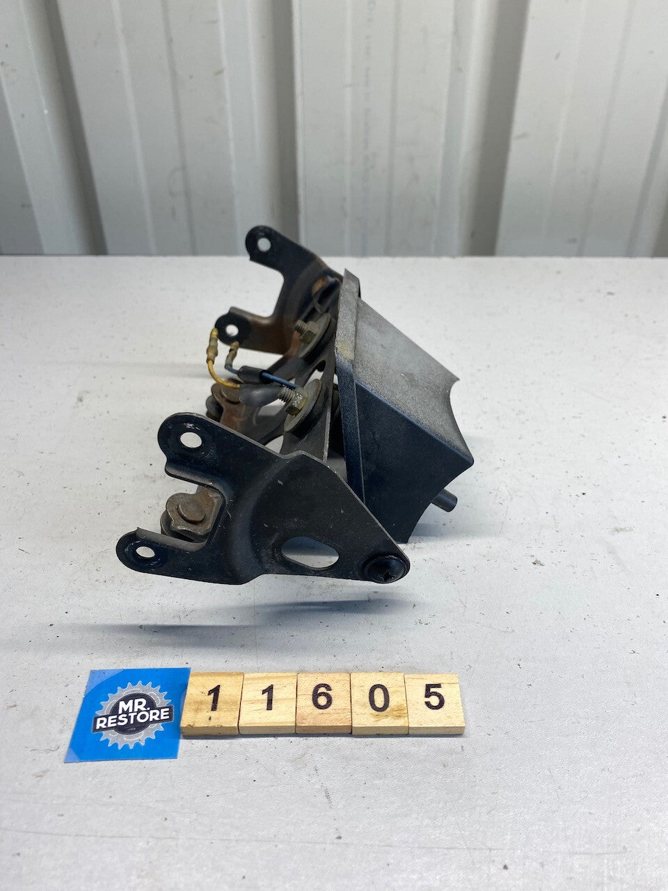 Yamaha FZR250 2KR 3HX1 Rear Fender Tail Light Bracket & Light 2KR-21613