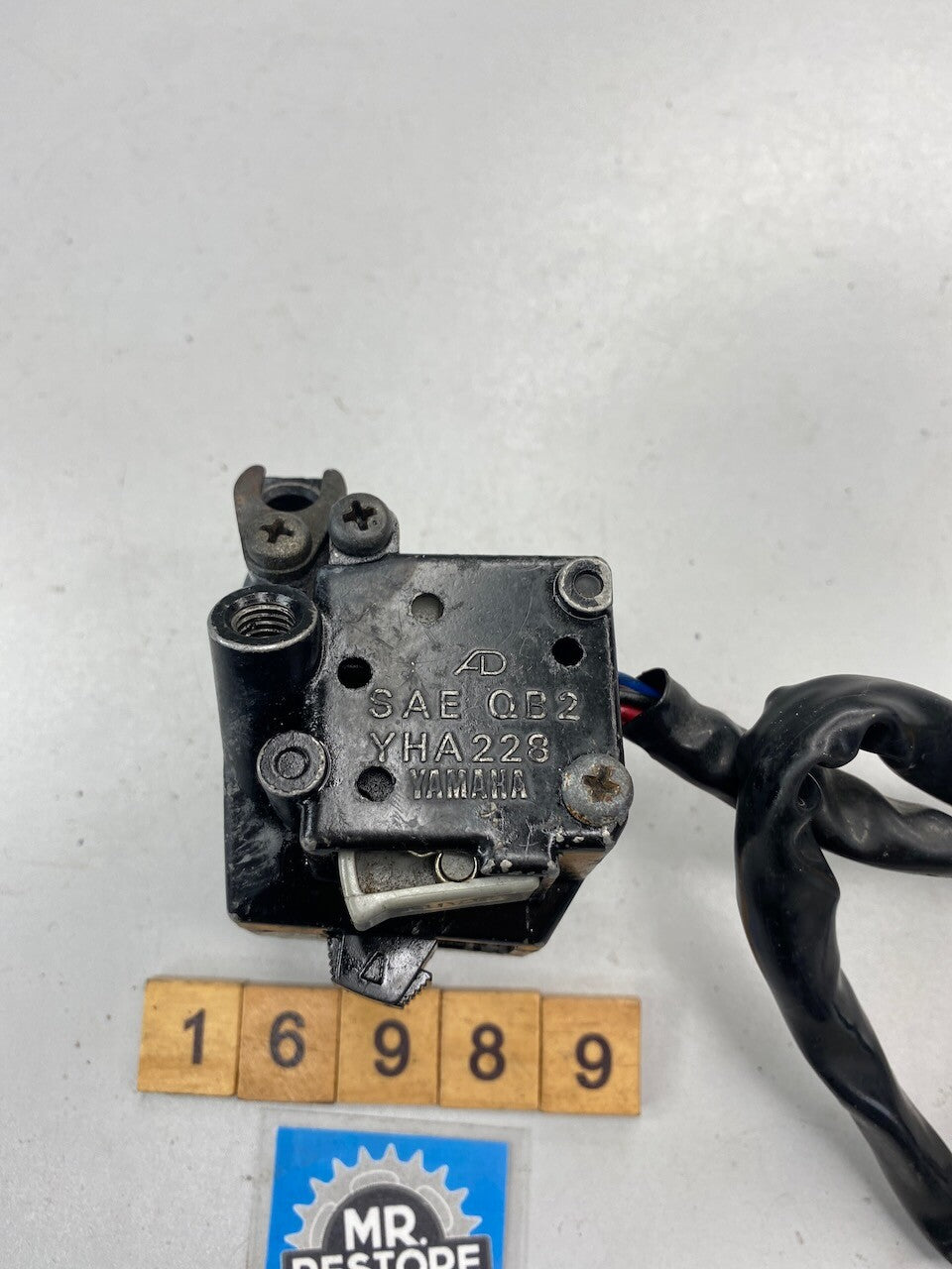 Yamaha FZR1000 EXUP R/H Handlebar Switch 