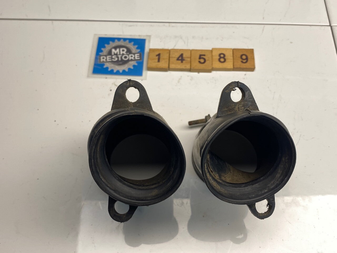 Yamaha FZR600 Pair of Air Ducts 1 & 2 & Clips - 3EN-2838N & 3EN-2838R