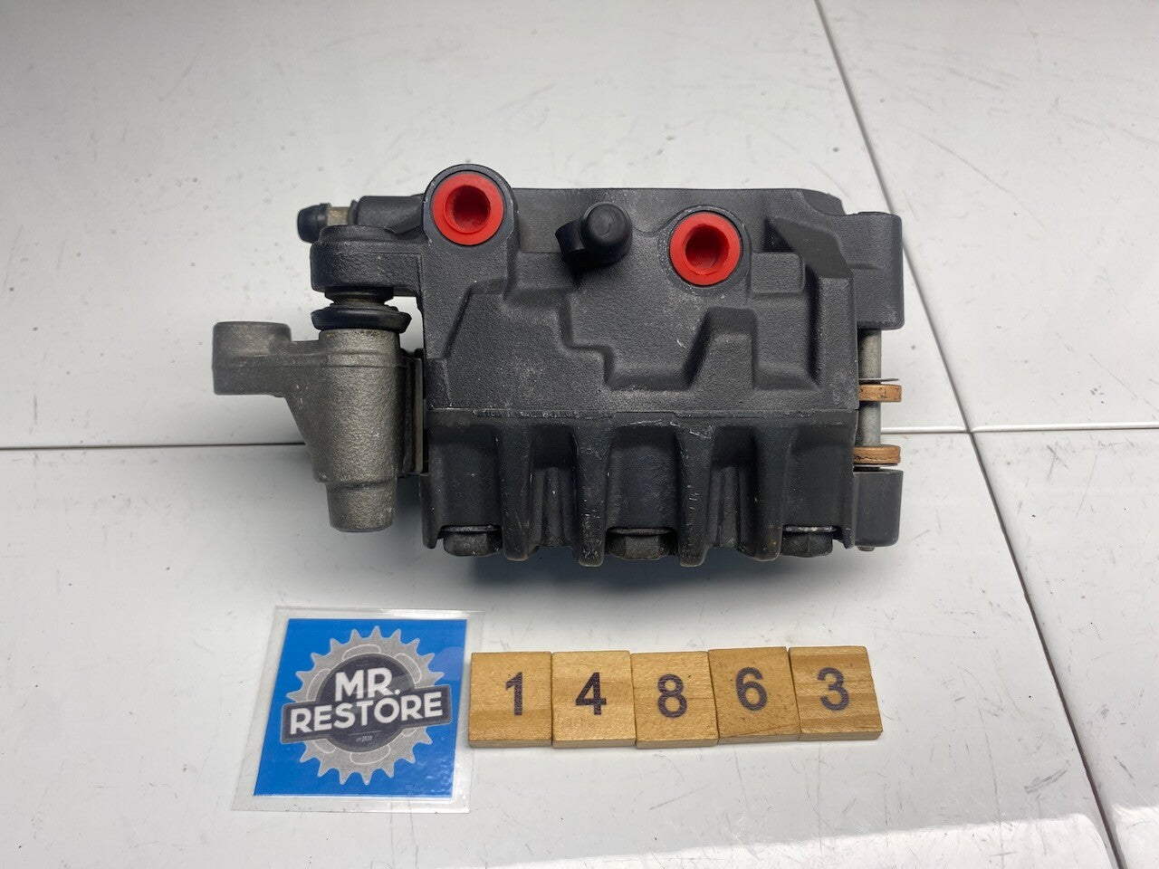 Honda CBR1100XX Blackbird Right Hand Front Brake Caliper 45250-MCC-006