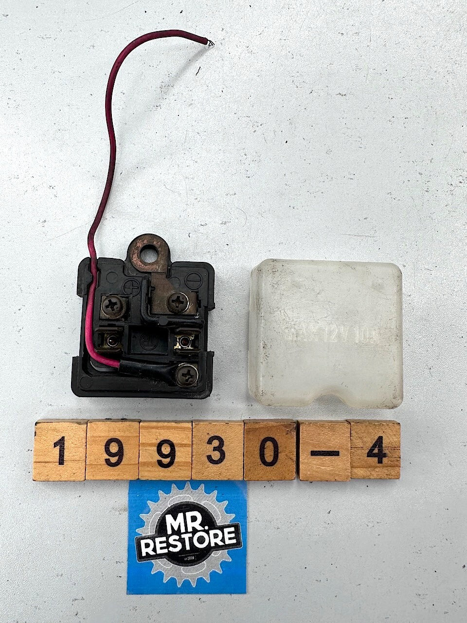 Suzuki GS1000 GS850 GS550 GS500 Power Source Terminal & Cover 38850-47000