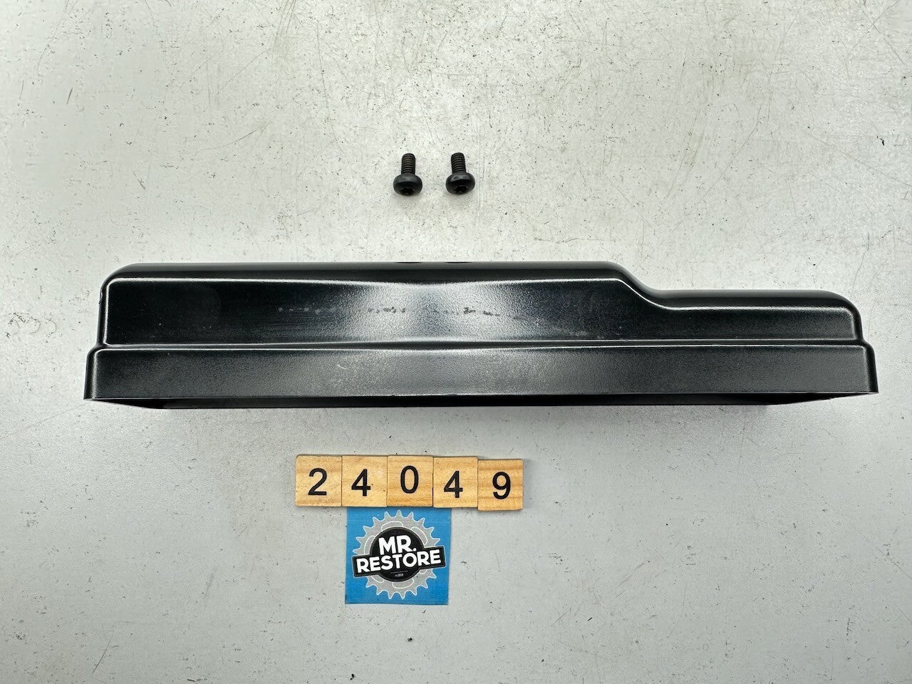 Triumph Speed Triple T300 Trident - Right Radiator Cover 2100500  T2100502
