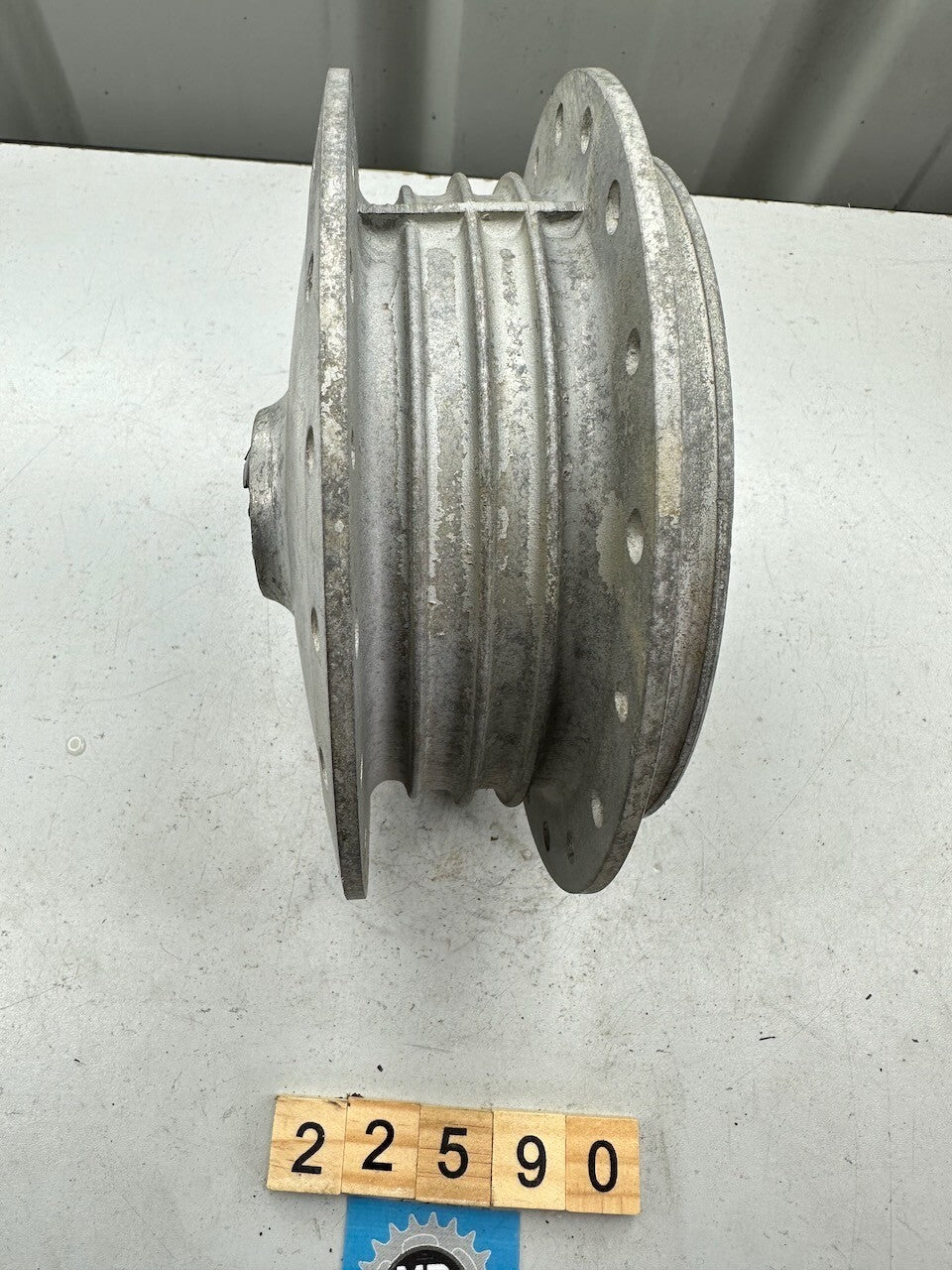 Yamaha L2 100 YG1 MG1 MJ2 Front Wheel Hub 102-25111-01