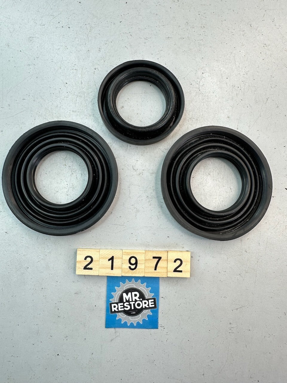 Suzuki GSXR1000 GSXR750 GSXR600 Headlight Socket Covers
