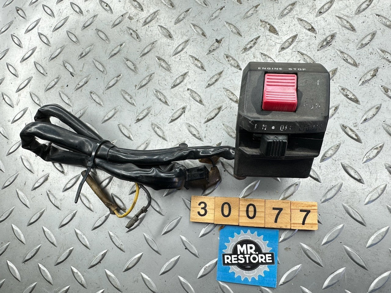 Suzuki RGV250 Right Hand Handlebar Switch Block Kill Lights (no locating peg)