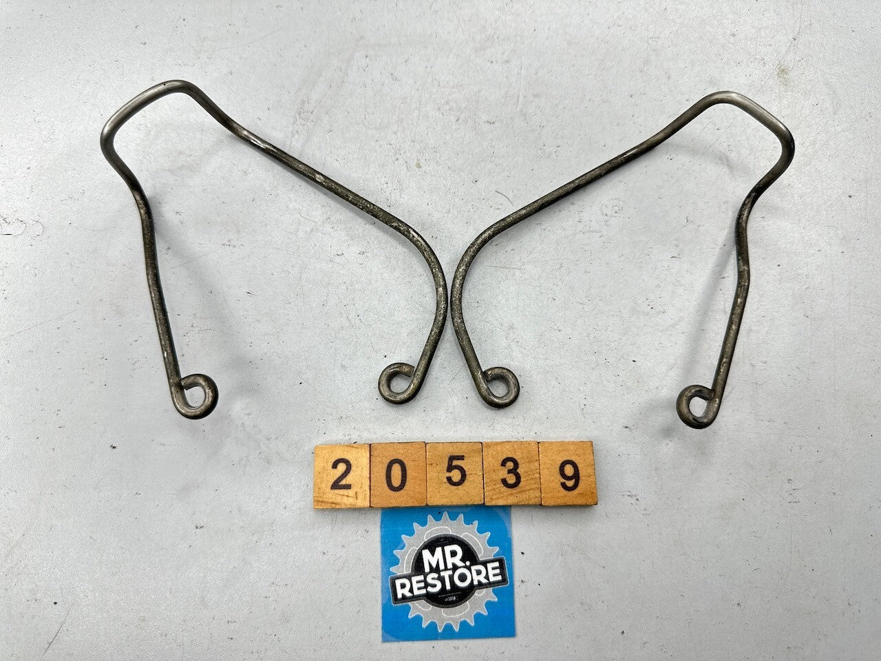 Honda CBR250R MC19 Pair of Rear Fender Mudguard Hooks 84110-KY1 84120-KY1