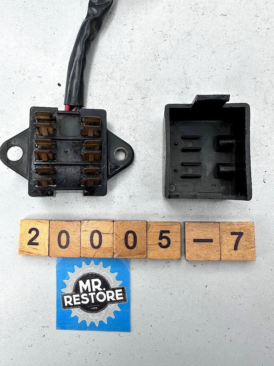 Honda CB450 CB400 N T CB250 N T Fuse Box & Cover 38200-413-003