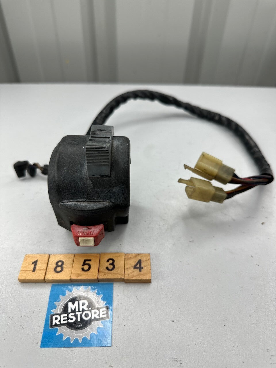 Kawasaki ZX750 GPZ750 R/H Handlebar Switch