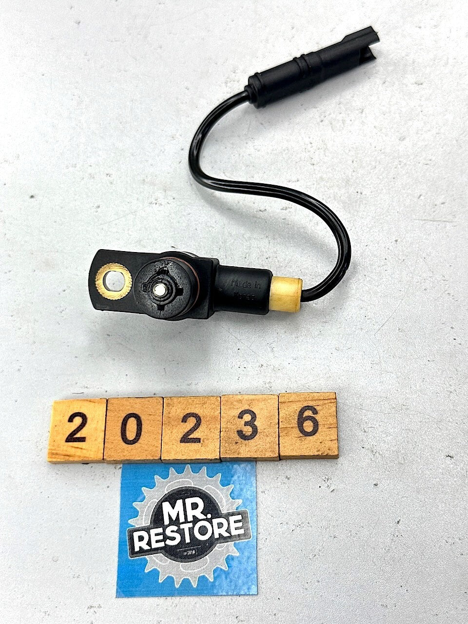BMW F800S R1200GS R1200R R1200RT Crankshaft Sensor 12727674201