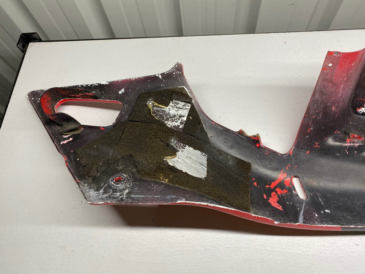 Honda VFR 400 RC30 R/H Side Cover 83600-MR8-0100