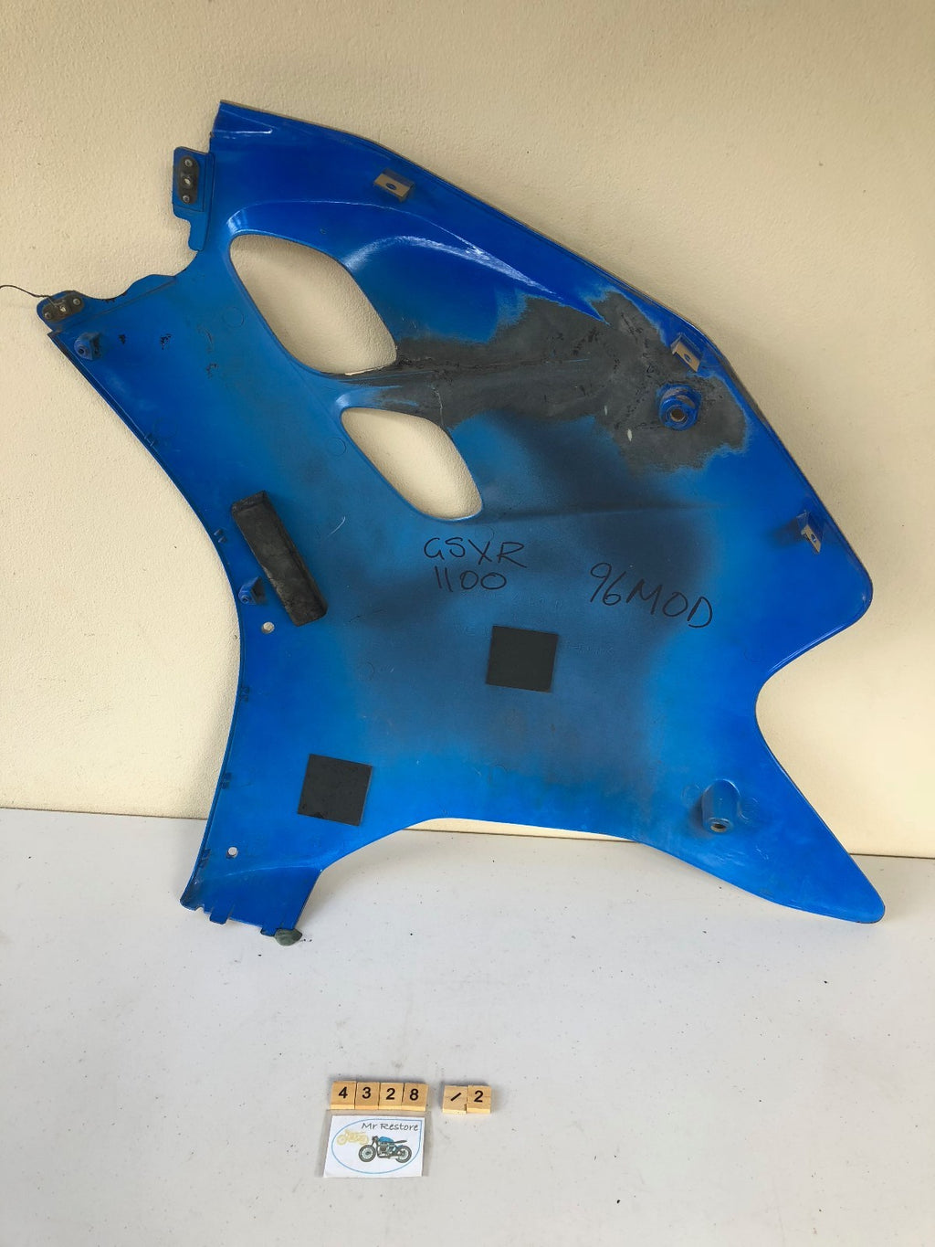 Suzuki GSXR1100 1996 94471-46E0 R/H Side Panel (2 Available)