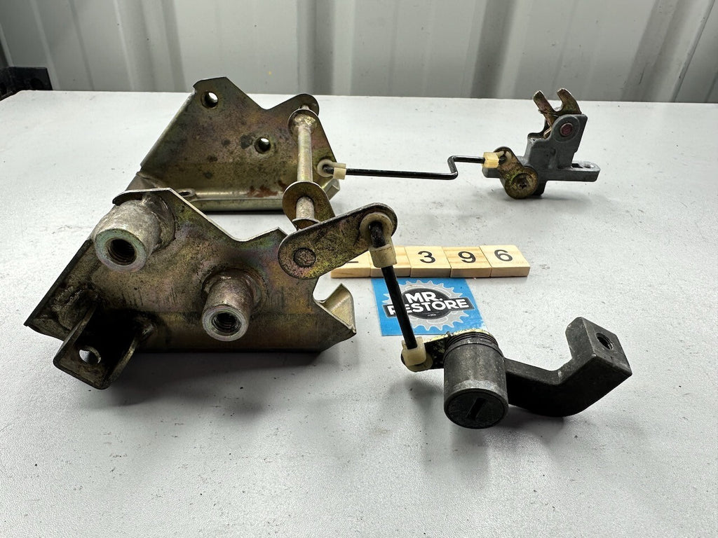 Kawasaki GPZ1000RX ZX1000 1986-88 Tail Grip Bracket, Latch & Lock (NO KEY)