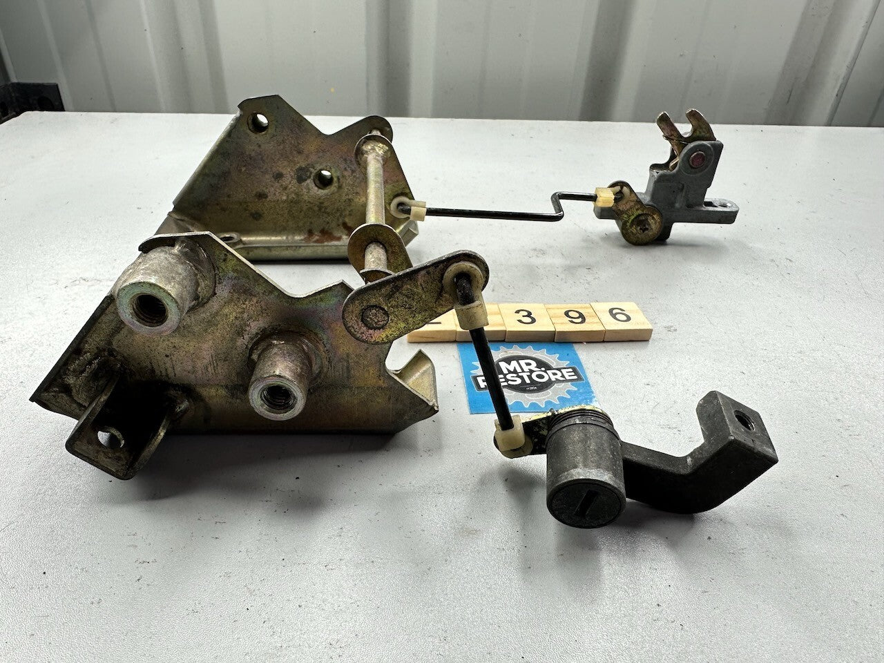 Kawasaki GPZ1000RX ZX1000 1986-88 Tail Grip Bracket, Latch & Lock (NO KEY)