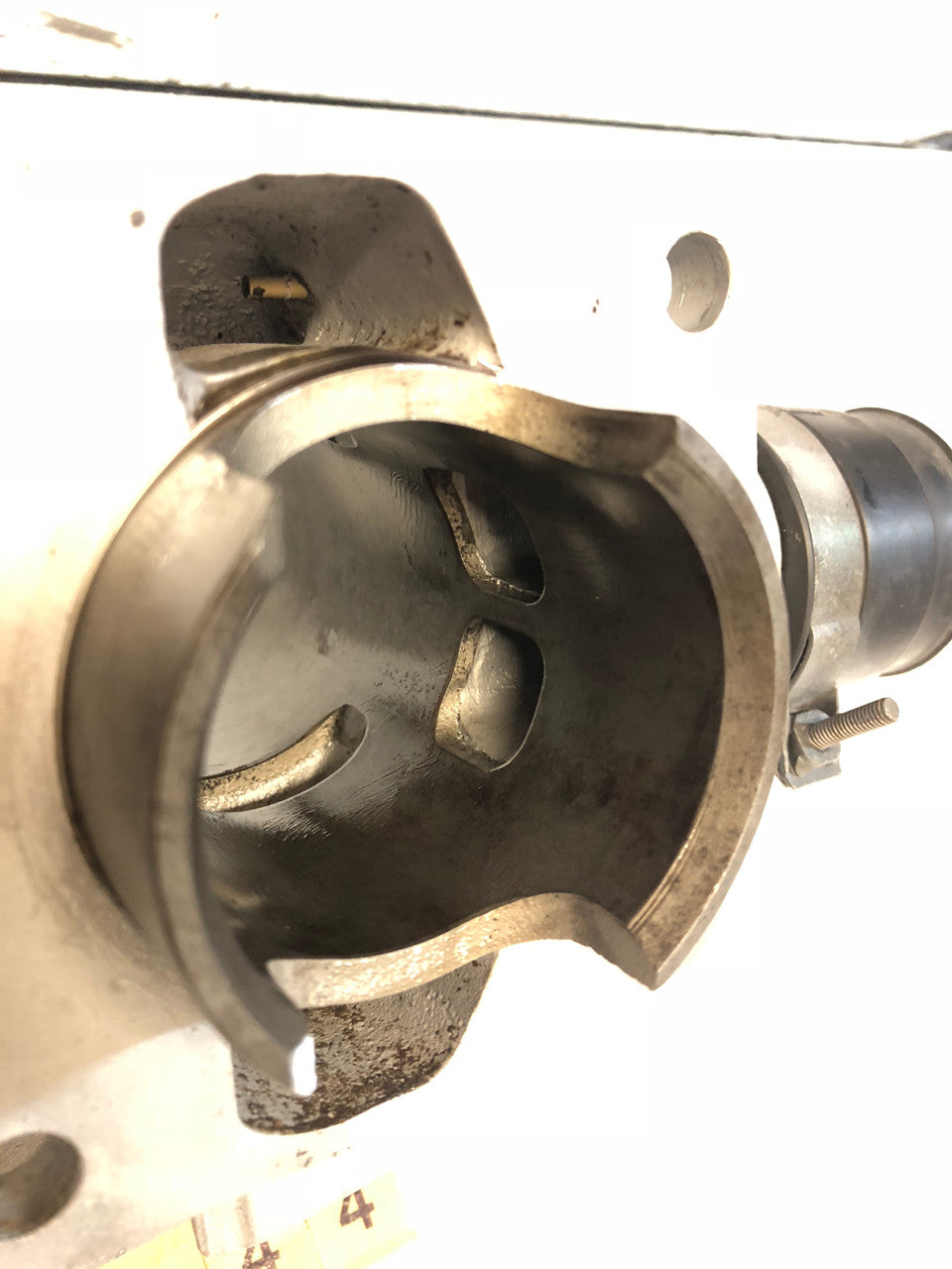 Suzuki GT380 R/H Cylinder on original 54mm - Bead Blasted