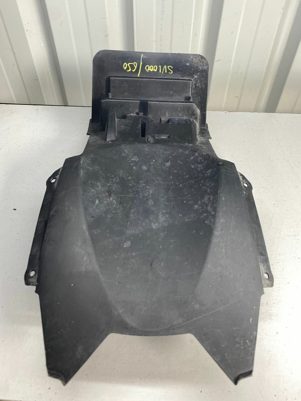 Suzuki SV1000 SV650 Battery Box & Rear Fender Guard 63111-16G0