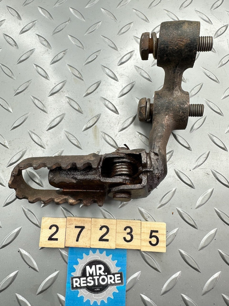 Suzuki SP370 78-79 Right Riders Foot Rest Peg & Bracket 43510-32400  43550-29300