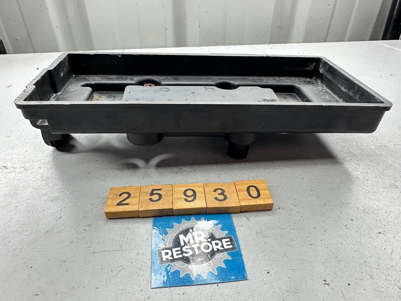 Kawasaki Z1300 KZ1300 '79-82' ZG1300 Battery Case Tray & Mat 32097-1015