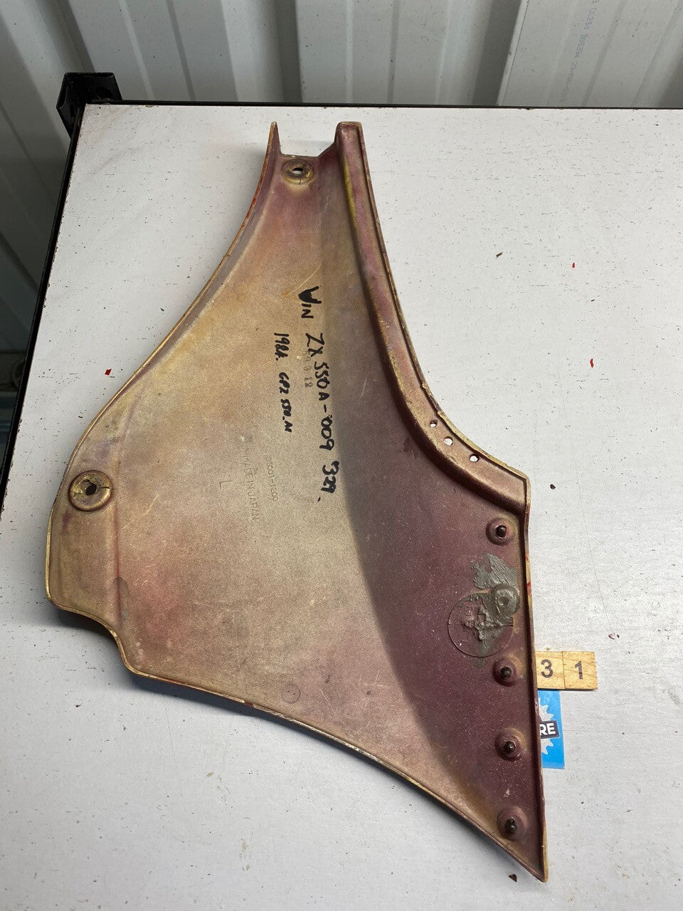Kawasaki GPZ550 ZX550 1984-85 Left Hand Side Cover 36001-1200