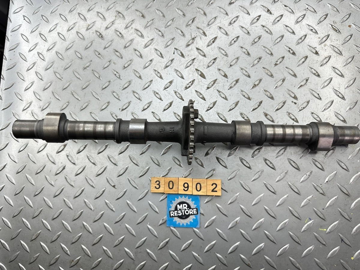 Suzuki GSX1100 84-86 GSX1150 85-86 GS1150 84-86 Inlet Intake Camshaft 1271100A00